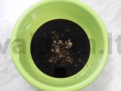 Vištienos šlaunelės medaus ir sojos padaže Žingsnis 1