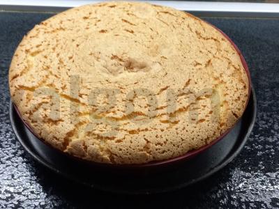 Braškių charlotte pagrindine nuotrauka