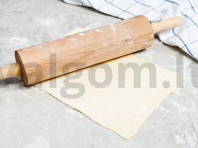 Pletenka su spanguolėmis iš sluoksniuotos tešlos be mielių Žingsnis 1