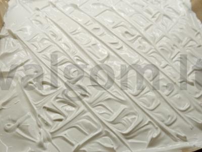 Meringue ritinys su kiviais ir bananais Žingsnis 2