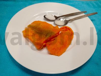 Lengvai sūdyta lašiša su baltaisiais pipirais ir citrina Žingsnis 1