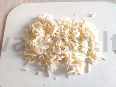 Kiauliena po pomidorais ir sūriu Žingsnis 1