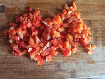 Keptas omletas su daržovėmis, sūriu ir žolelėmis Žingsnis 4