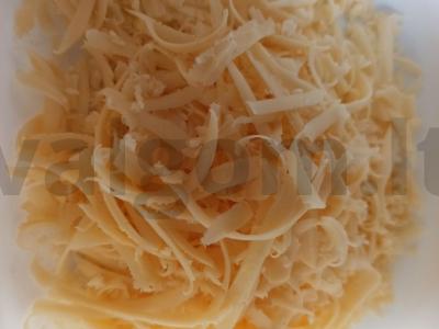 Keptas omletas su daržovėmis, sūriu ir žolelėmis Žingsnis 5