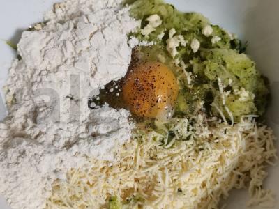 Cukinijų ir sūrio paplotėliai Žingsnis 2