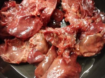 Vištienos kepenėlių salotos su česnakais Žingsnis 2