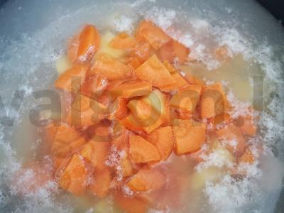 Dietinė sriuba su šparaginėmis pupelėmis Žingsnis 3