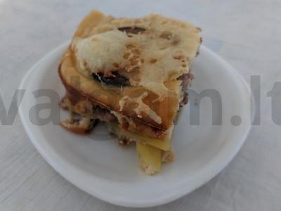 Aromatinga ir sultinga musaka pagrindine nuotrauka