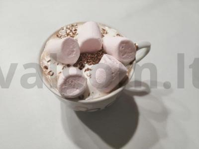 Karštas šokoladas su zefyrais pagrindine nuotrauka