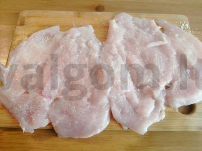 Vištienos suktinukas su kiaušinių blyneliais Žingsnis 1