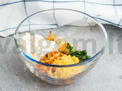 Kiaušiniai, įdaryti morkomis ir česnakais Žingsnis 3