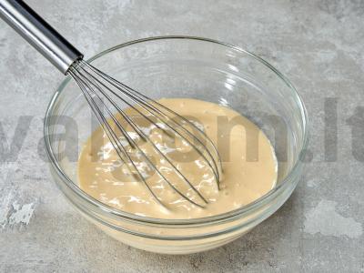 Kefyro blyneliai su braškėmis Žingsnis 1