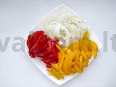 Mėsos kukuliai pomidorų padaže su baltosiomis pupelėmis Žingsnis 1