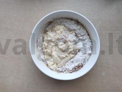 Aromatingi imbieriniai sausainiai su soda Žingsnis 3