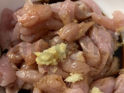 Makaronai su daržovėmis, kalakutiena ir grybais Žingsnis 1