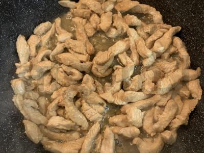 Makaronai su daržovėmis, kalakutiena ir grybais Žingsnis 5