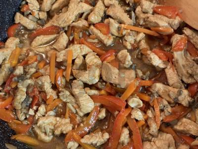 Makaronai su daržovėmis, kalakutiena ir grybais Žingsnis 7