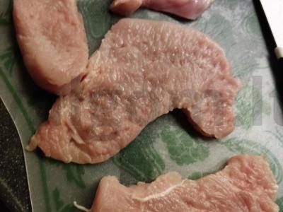 Sojų padaže marinuota kalakutiena ir vištiena su grybais, bulvėmis ir mocarela Žingsnis 1