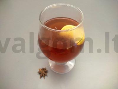 Aromatizuotas tamsusis romas grog su citrina pagrindine nuotrauka
