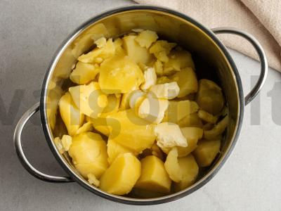Kalmarai grietinėje su bulvių koše Žingsnis 2