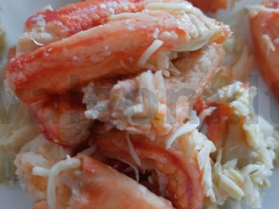 Salotos su krabų mėsa ir fetos sūriu Žingsnis 1