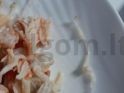Salotos su krabų mėsa ir fetos sūriu Žingsnis 2
