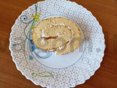Sausainių ritinys su varškės kremu pagrindine nuotrauka