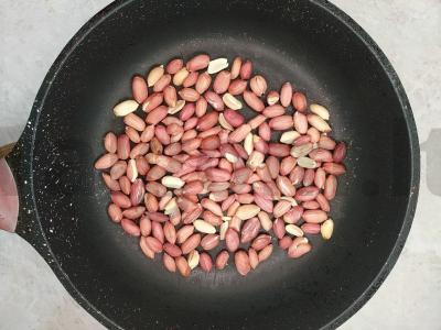 Skrudinti žemės riešutai su Himalajų druska Žingsnis 1