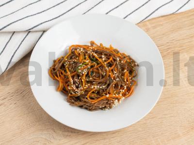 Soba su keptais agurkais ir morkomis pagrindine nuotrauka