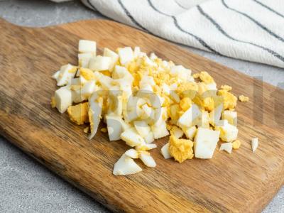 Blyneliai su grybų, svogūnų ir kiaušinių įdaru Žingsnis 1