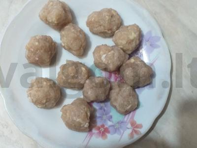 Sriuba su mėsos kukuliais ir makaronais Žingsnis 1
