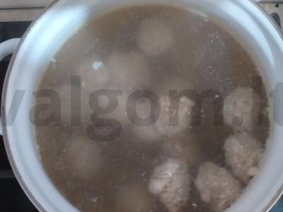 Sriuba su mėsos kukuliais ir makaronais Žingsnis 2