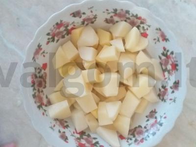 Sriuba su mėsos kukuliais ir makaronais Žingsnis 3
