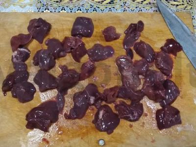Virtos bulvės su troškintomis kepenėlėmis Žingsnis 6