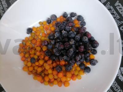 Skanus ir aromatingas kompotas iš uogų ir džiovintų vaisių Žingsnis 3