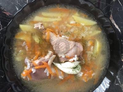 Vištienos troškinys su ryžiais pagrindine nuotrauka