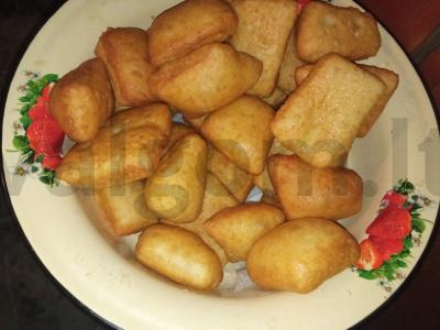 Totorių patiekalas "Baursaki" pagrindine nuotrauka