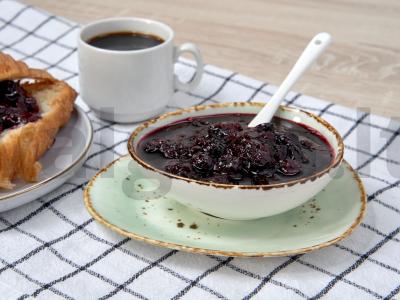 Braškių ir mėlynių uogienė pagrindine nuotrauka