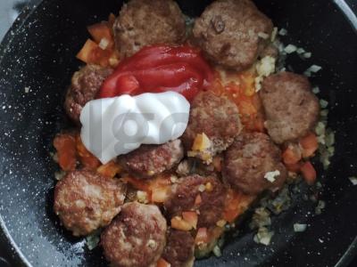 Vištienos kukuliai pomidorų ir grietinės padaže su grikiais Žingsnis 8