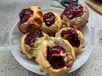 Minkšti keksiukai su bananais ir kakava pagrindine nuotrauka