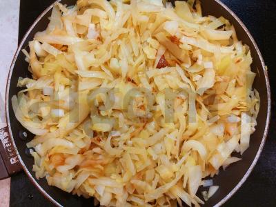 Skaniausias kopūstų troškinys Žingsnis 3