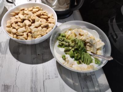 Žuvies sausainių pyragas su grietine ir vaisiais Žingsnis 2