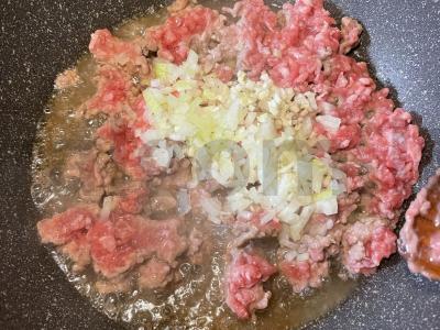 Greita Bolonijos makaronų bolognese Žingsnis 1