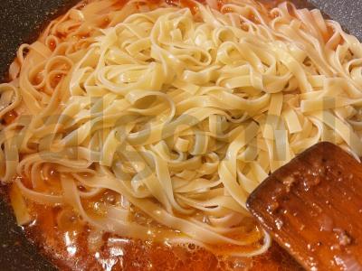 Greita Bolonijos makaronų bolognese Žingsnis 5