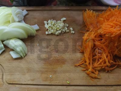 Wok kiaulienos ryžiai Žingsnis 2