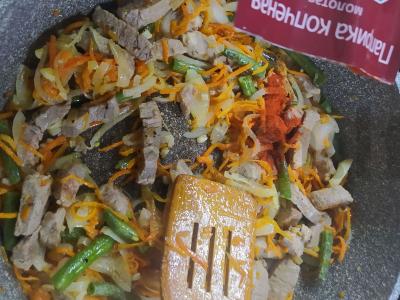 Wok kiaulienos ryžiai Žingsnis 5