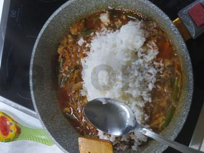 Wok kiaulienos ryžiai Žingsnis 7