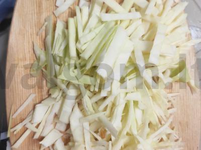 Kopūstų, agurkų ir pomidorų salotos "Freshness" Žingsnis 1