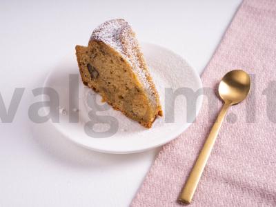 Kalėdinis pyragas su džiovintais vaisiais, riešutais ir medumi pagrindine nuotrauka