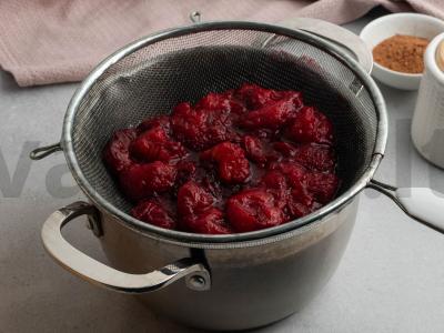 Slyvų tyrė su kakava Žingsnis 3